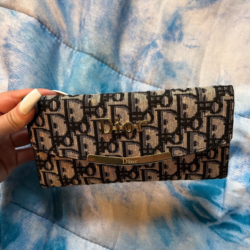 dior wallet